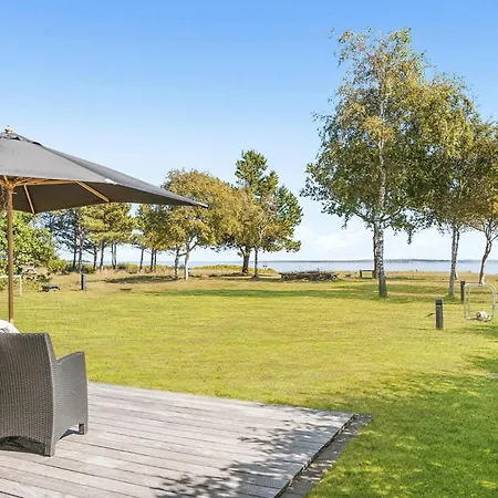 Awesome In With House Sea View